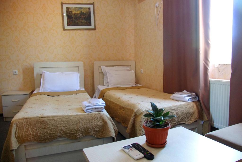 Hotel Shalimar room 3